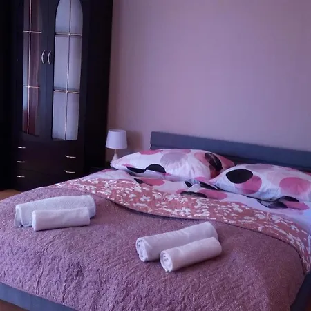Peppy & Pool Apartment Balatonfüred
