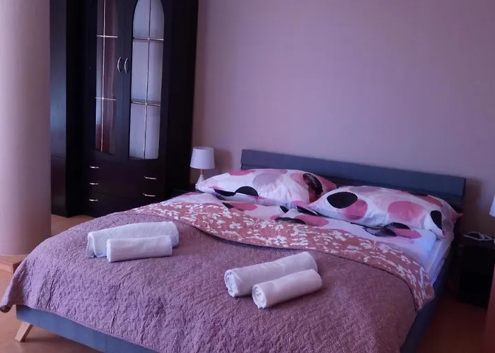 Peppy & Pool Apartment Balatonfured